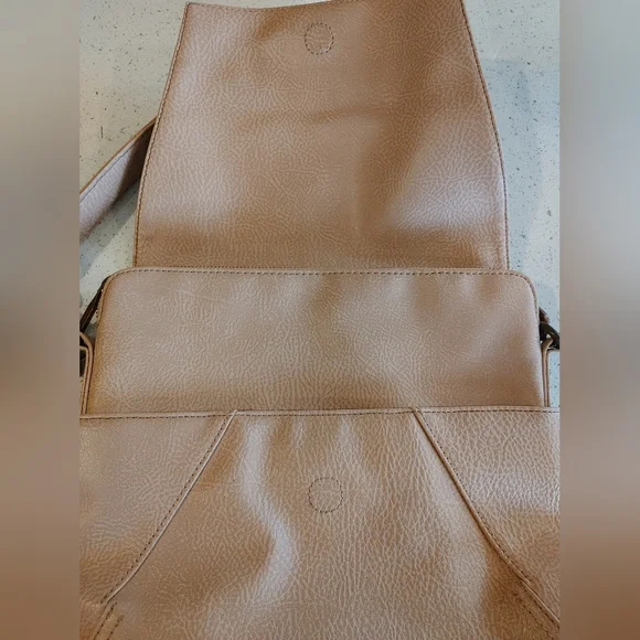 $10 START! Matt & Nat Tan Shoulder Bag - Picture 6 of 9